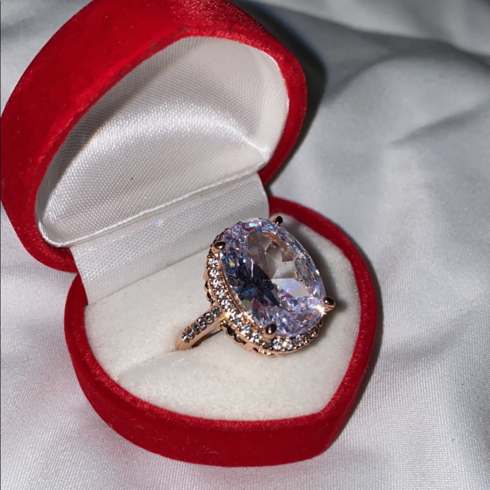 New Women’s ring in size 8